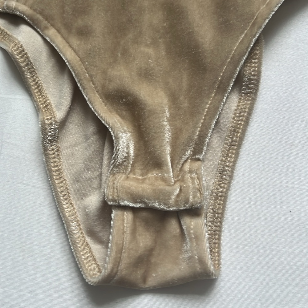 NWT Choies Plunge Neck Strapless Cross Back Velvet Bodysuit - Picture 9 of 11